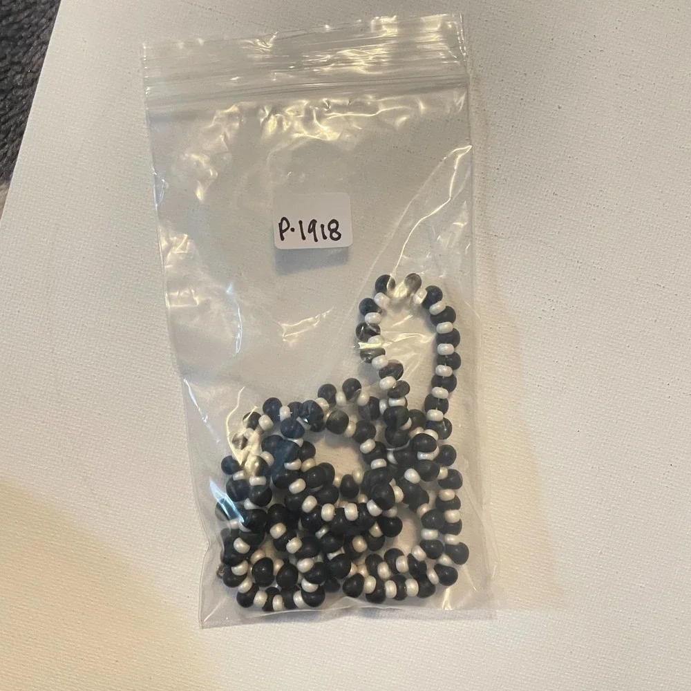 Vintage 90s Y2K Black White Matte Bead Necklace Boho Women's Classic Jewelry